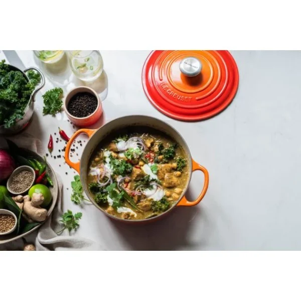 Cocotte en Fonte Ronde 22 cm Volcanique Le Creuset Signature soldes officiel 7