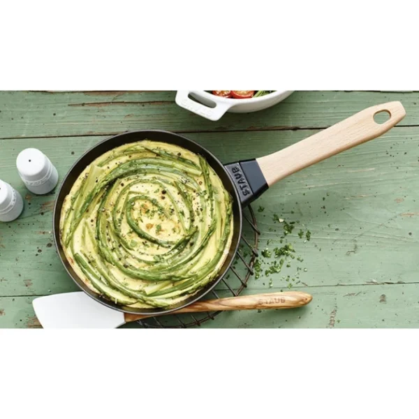 Promotio de vente Poêle en Fonte Noir 28 cm Manche Bois Staub 3